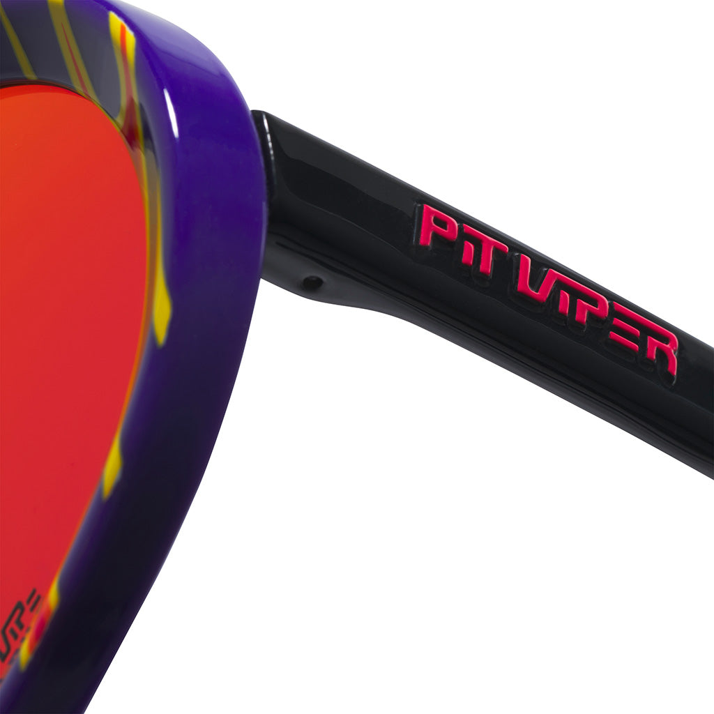 Admirer_combustion_product_8_detail_632a7b45-af83-457d-91c2-4fdfad412f15