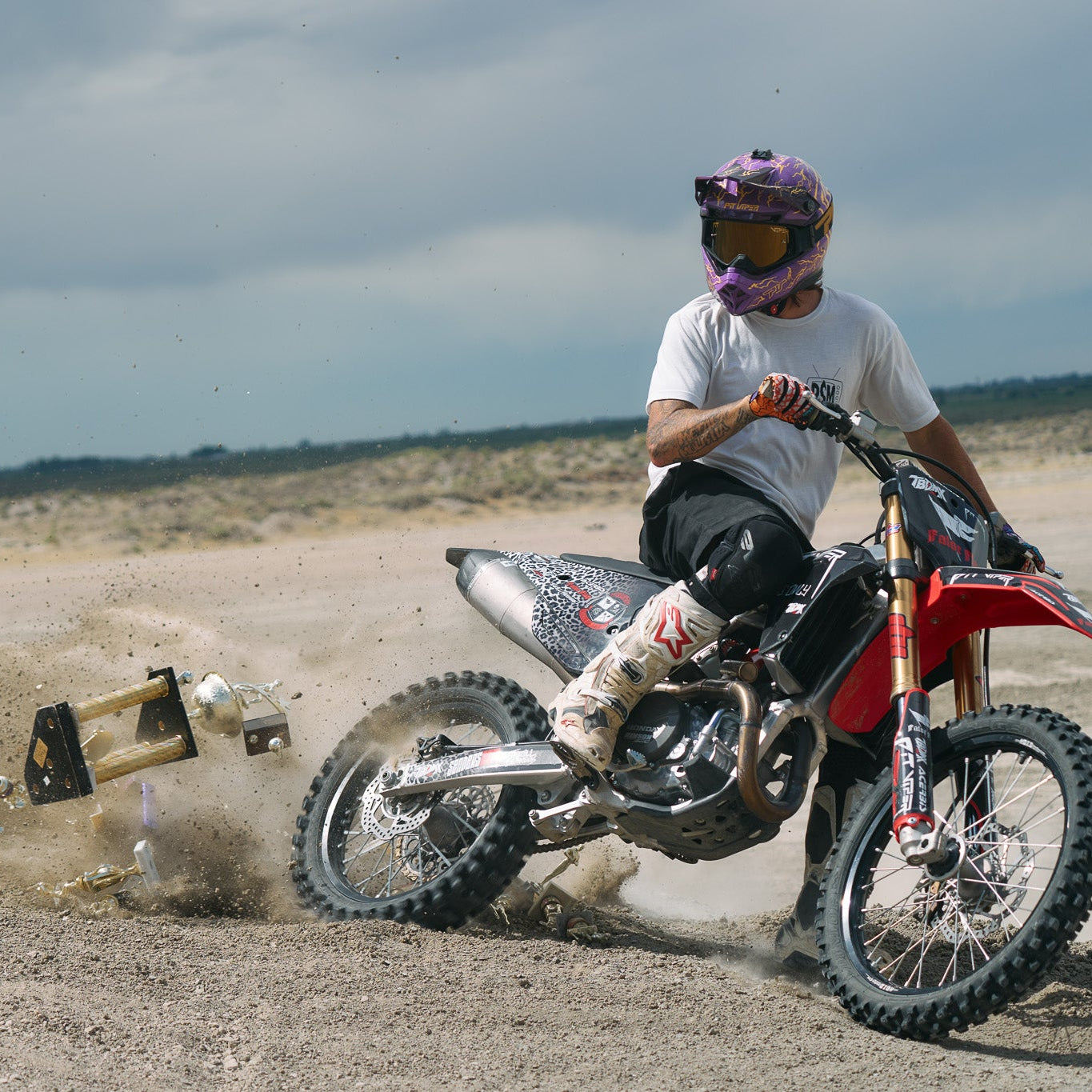 PV_FW2025_moto_desert_obrien_lifestyle_216_1_91330062-6910-4623-b59d-1311a7f160ae