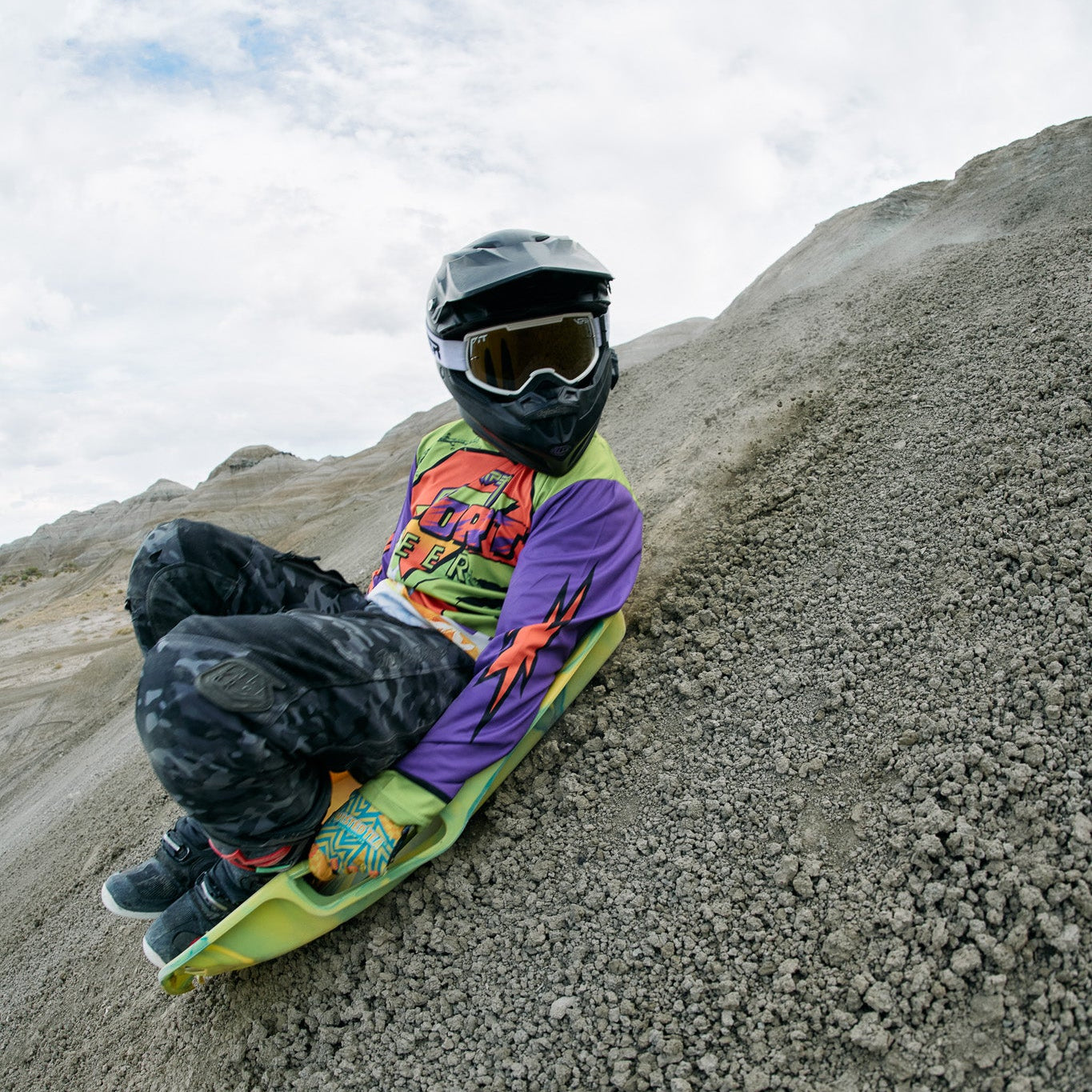 PV_FW2025_moto_desert_obrien_lifestyle_318_2